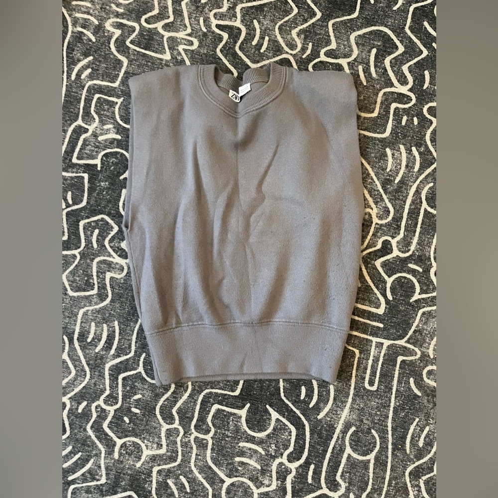 Zara grey muscle tee shoulder pads size S great condition